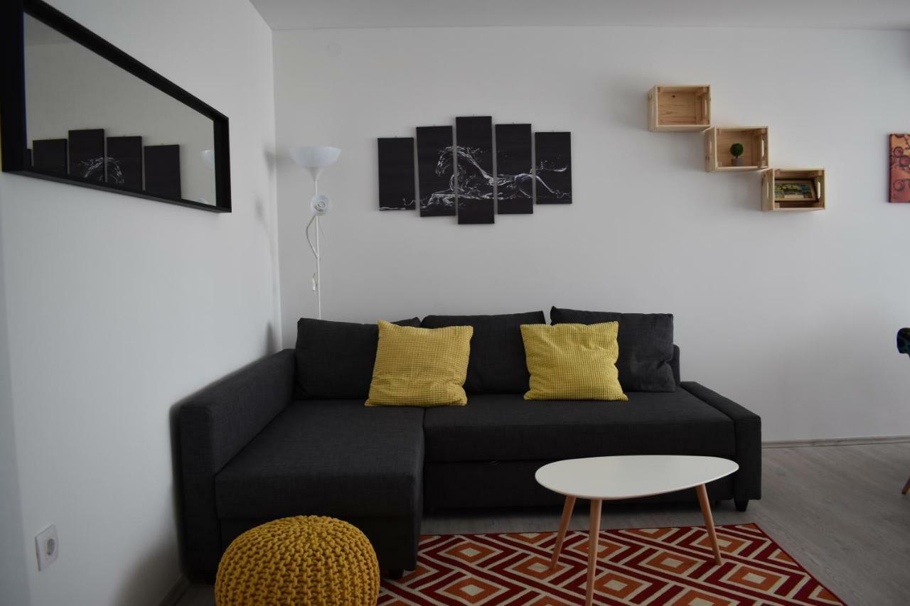 Valkane Apartment Pula Bagian luar foto