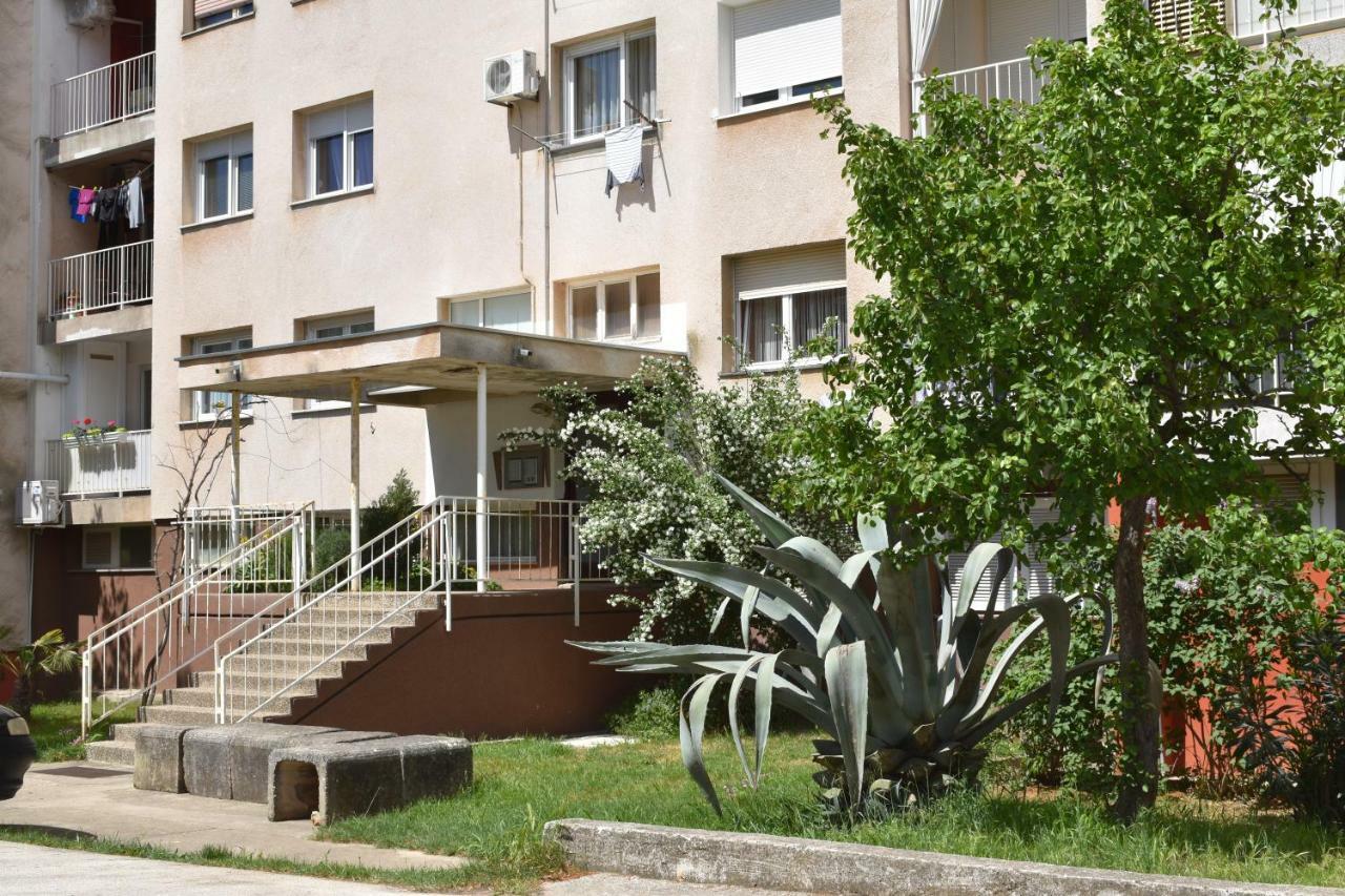 Valkane Apartment Pula Bagian luar foto